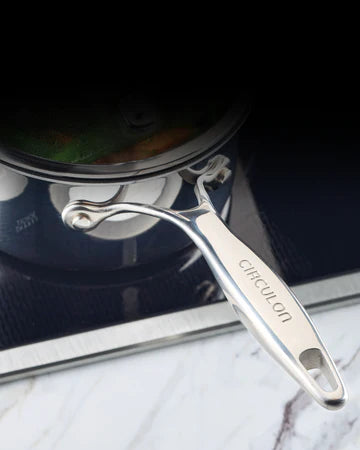Circulon product image showing Circulon ergonomic handles cookware

